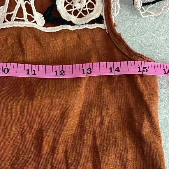 [XS]Anthropologie Flutter-Sleeve Top with Crochet  Lace Detailing - Picture 8 of 9